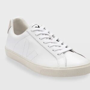 Veja women’s White and Cream Sneakers. BRAND NEW WITH BOX